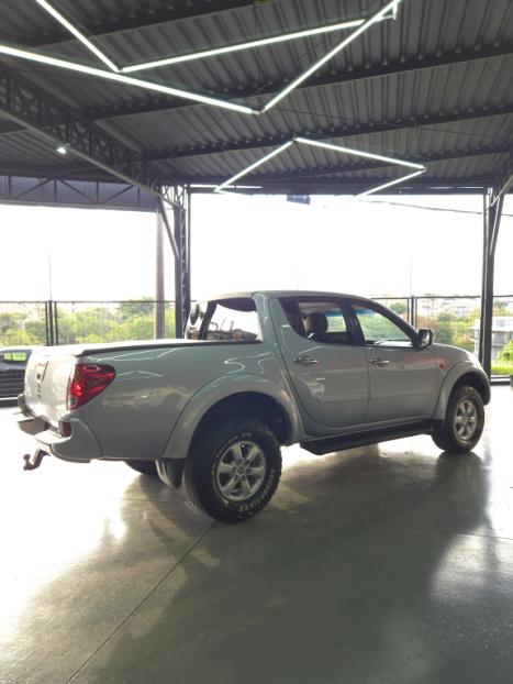 MITSUBISHI L 200 Triton 3.2 16V HPE 4X4 CABINE DUPLA TURBO DIESEL INTERCOOLER AUTOM�TICO, Foto 6