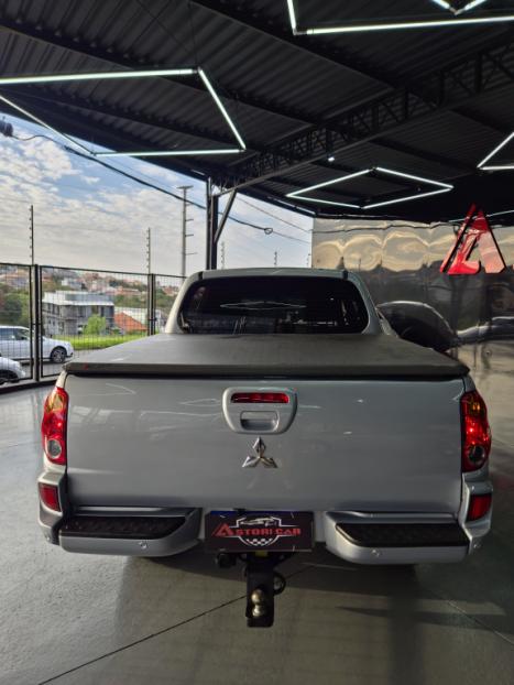 MITSUBISHI L 200 Triton 3.2 16V HPE 4X4 CABINE DUPLA TURBO DIESEL INTERCOOLER AUTOM�TICO, Foto 5