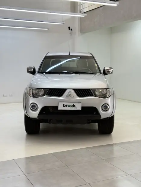 MITSUBISHI L 200 Triton 3.2 16V HPE 4X4 CABINE DUPLA TURBO DIESEL INTERCOOLER, Foto 2