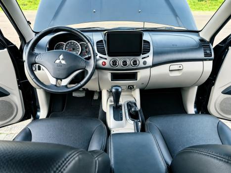 MITSUBISHI L 200 Triton 3.5 V6 HPE 4X4 FLEX CABINE DUPLA AUTOMÁTICO, Foto 3
