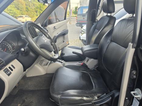 MITSUBISHI L 200 Triton 3.5 V6 HPE 4X4 FLEX CABINE DUPLA AUTOMÁTICO, Foto 10