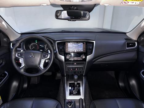 MITSUBISHI L 200 Triton 2.4 16V SPORT HPE-S 4X4 CABINE DUPLA TURBO DIESEL AUTOMÁTICO, Foto 10
