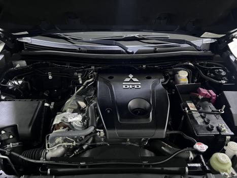 MITSUBISHI L 200 Triton 2.4 16V SPORT HPE-S 4X4 CABINE DUPLA TURBO DIESEL AUTOMÁTICO, Foto 11