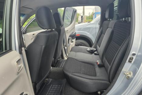 MITSUBISHI L 200 Triton 3.2 16V GLX 4X4 CABINE DUPLA TURBO DIESEL INTERCOOLER, Foto 2