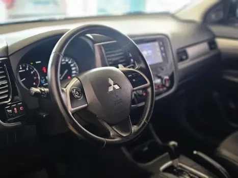 MITSUBISHI Outlander 3.0 V6 24V 4P GT 4X4 AUTOMTICO, Foto 5