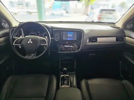 MITSUBISHI Outlander 3.0 V6 24V 4P GT 4X4 AUTOMTICO, Foto 6