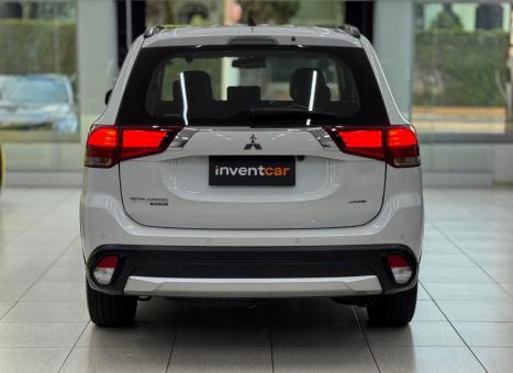 MITSUBISHI Outlander 2.2 16V 4P 4X4 DIESEL AUTOM�TICO, Foto 4