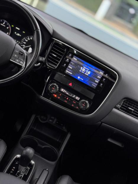 MITSUBISHI Outlander 2.2 16V 4P 4X4 DIESEL AUTOM�TICO, Foto 16