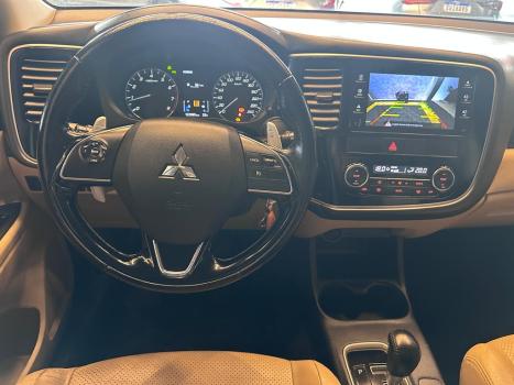MITSUBISHI Outlander 3.0 V6 24V 4P GT 4X4 AUTOM�TICO, Foto 12
