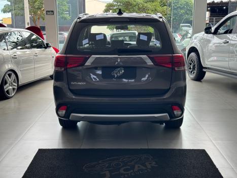 MITSUBISHI Outlander 2.0 16V 4P AUTOM�TICO, Foto 3