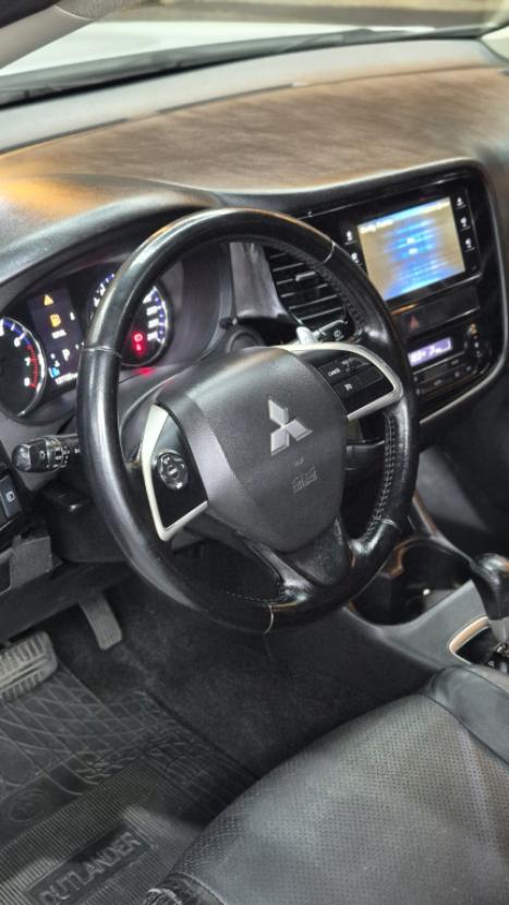 MITSUBISHI Outlander 2.0 16V 4P AUTOMÁTICO, Foto 10