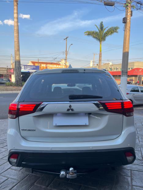 MITSUBISHI Outlander 2.0 16V 4P AUTOM�TICO, Foto 4
