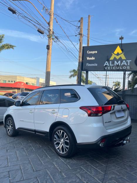 MITSUBISHI Outlander 2.0 16V 4P AUTOM�TICO, Foto 8