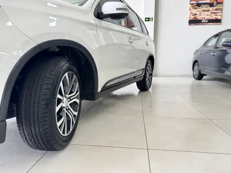 MITSUBISHI Outlander 2.0 16V 4P AUTOM�TICO, Foto 12