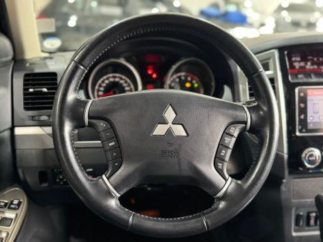 MITSUBISHI Pajero 3.2 16V 4P 4X4 7 LUGARES HPE TURBO DIESEL INTERCOOLER AUTOM�TICO, Foto 6