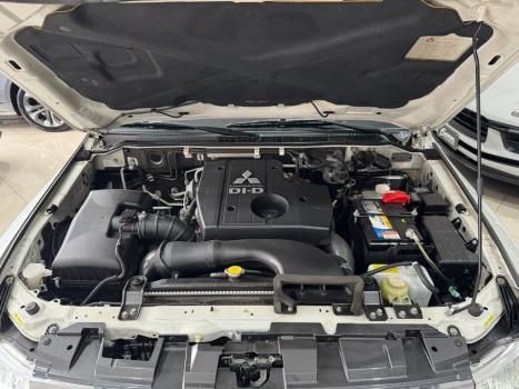 MITSUBISHI Pajero 3.2 16V 4P 4X4 7 LUGARES HPE TURBO DIESEL INTERCOOLER AUTOM�TICO, Foto 14