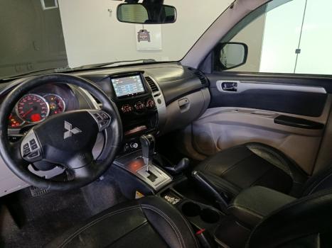 MITSUBISHI Pajero Dakar 3.2 16V 4P HPE S 4X4 TURBO DIESEL INTECOOLER 7 LUGARES AUTOM�TICO, Foto 3