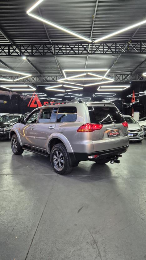 MITSUBISHI Pajero Dakar 3.5 V6 24V 4P HPE FLEX 4X4 7 LUGARES AUTOMÁTICO, Foto 3
