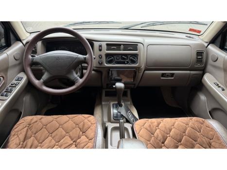 MITSUBISHI Pajero IO 1.8 16V 4P 4X4, Foto 8