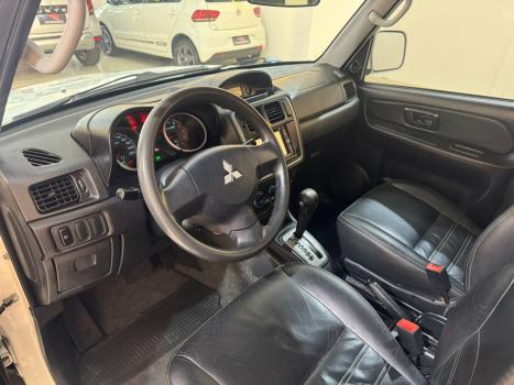 MITSUBISHI Pajero TR4 2.0 16V 4P AUTOMÁTICO, Foto 13 MITSUBISHI Pajero TR4 2.0 16V 4P AUTOMÁTICO, Foto 13