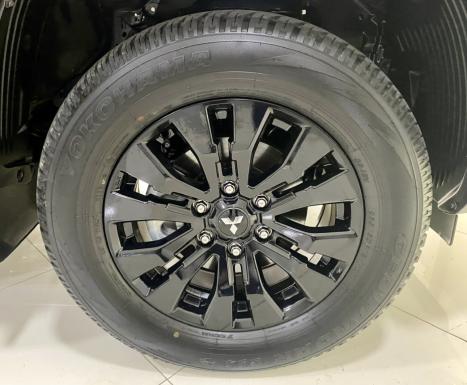 MITSUBISHI Triton 2.4 KATANA BITURBO DIESEL CABINE DUPLA 4X4 AUTOMTICO, Foto 14