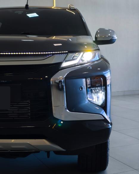 MITSUBISHI Triton 2.4 HPE-S BITURBO DIESEL CABINE DUPLA 4X4 AUTOM�TICO, Foto 4