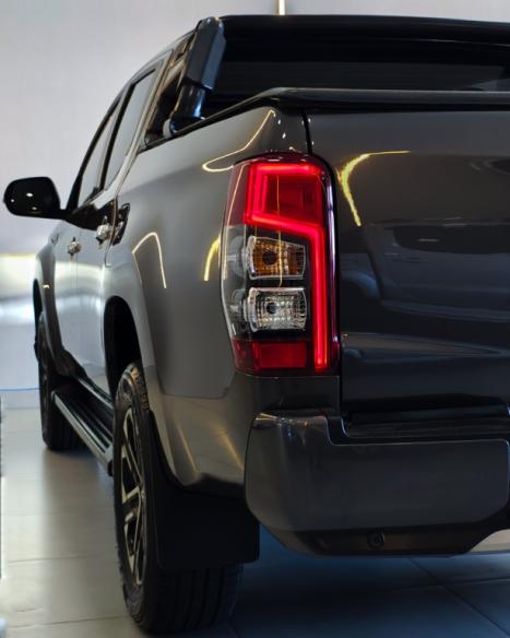 MITSUBISHI Triton 2.4 HPE-S BITURBO DIESEL CABINE DUPLA 4X4 AUTOM�TICO, Foto 5