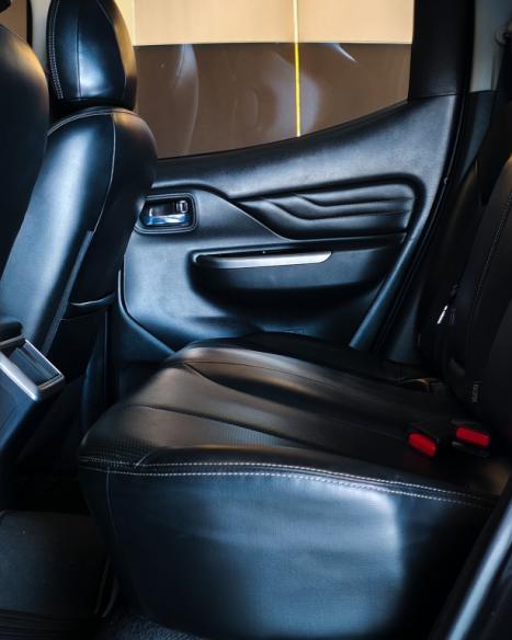 MITSUBISHI Triton 2.4 HPE-S BITURBO DIESEL CABINE DUPLA 4X4 AUTOM�TICO, Foto 12