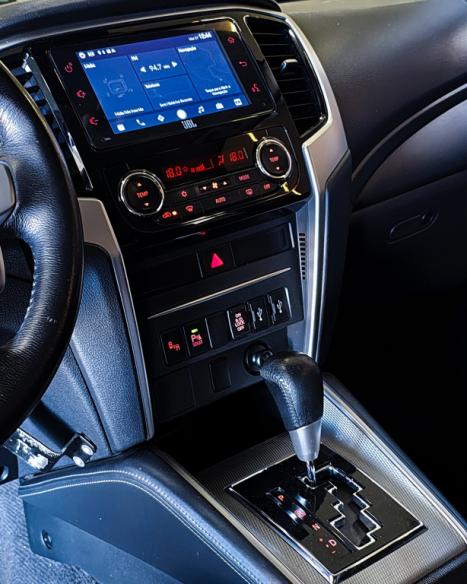 MITSUBISHI Triton 2.4 HPE-S BITURBO DIESEL CABINE DUPLA 4X4 AUTOM�TICO, Foto 17