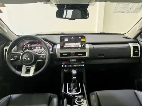 MITSUBISHI Triton 2.4 HPE-S BITURBO DIESEL CABINE DUPLA 4X4 AUTOM�TICO, Foto 7