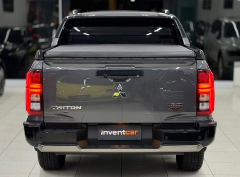 MITSUBISHI Triton 2.4 KATANA BITURBO DIESEL CABINE DUPLA 4X4 AUTOM�TICO, Foto 4