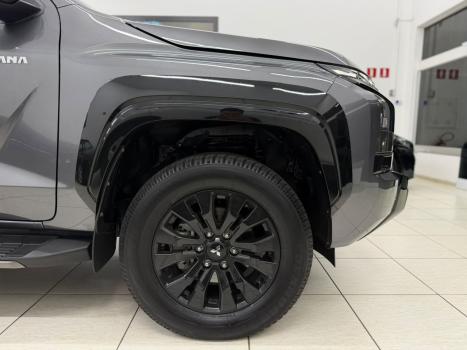 MITSUBISHI Triton 2.4 KATANA BITURBO DIESEL CABINE DUPLA 4X4 AUTOM�TICO, Foto 6