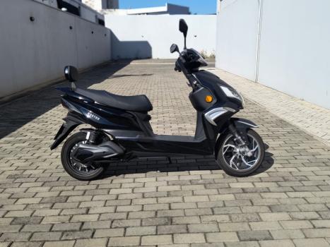 MOBYOU 2500W S PLUS, Foto 1 MOBYOU 2500W S PLUS, Foto 1