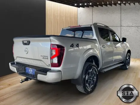 NISSAN Frontier 2.3 16V PLATINUM CABINE DUPLA 4X4 BI-TURBO DIESEL AUTOMÁTICO, Foto 4 NISSAN Frontier 2.3 16V PLATINUM CABINE DUPLA 4X4 BI-TURBO DIESEL AUTOMÁTICO, Foto 4