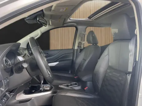 NISSAN Frontier 2.3 16V PLATINUM CABINE DUPLA 4X4 BI-TURBO DIESEL AUTOMÁTICO, Foto 8 NISSAN Frontier 2.3 16V PLATINUM CABINE DUPLA 4X4 BI-TURBO DIESEL AUTOMÁTICO, Foto 8