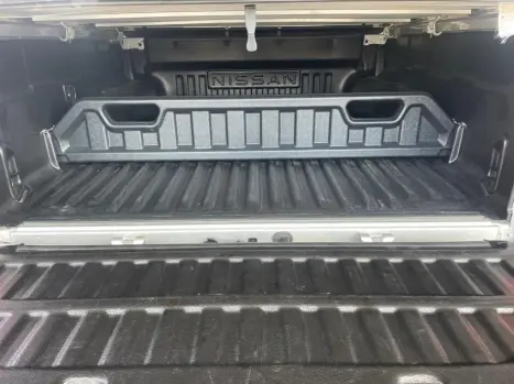 NISSAN Frontier 2.3 16V PLATINUM CABINE DUPLA 4X4 BI-TURBO DIESEL AUTOMÁTICO, Foto 11 NISSAN Frontier 2.3 16V PLATINUM CABINE DUPLA 4X4 BI-TURBO DIESEL AUTOMÁTICO, Foto 11