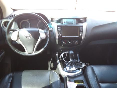 NISSAN Frontier 2.3 ATTACK CABINE DUPLA 4X4 BI-TURBO DIESEL AUTOMTICO, Foto 4
