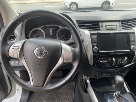 NISSAN Frontier 2.3 ATTACK CABINE DUPLA 4X4 BI-TURBO DIESEL AUTOMTICO, Foto 7