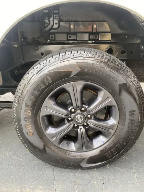 NISSAN Frontier 2.3 ATTACK CABINE DUPLA 4X4 BI-TURBO DIESEL AUTOMTICO, Foto 9