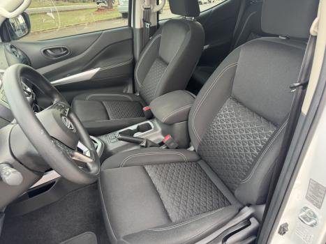 NISSAN Frontier 2.3 ATTACK CABINE DUPLA 4X4 BI-TURBO DIESEL AUTOMTICO, Foto 17