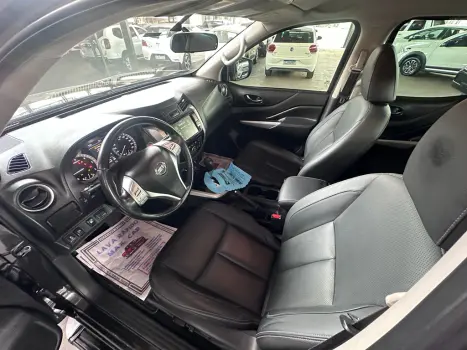 NISSAN Frontier 2.3 16V XE 4X4 CABINE DUPLA BI-TURBO DIESEL AUTOMTICO, Foto 3