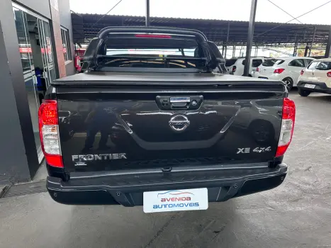 NISSAN Frontier 2.3 16V XE 4X4 CABINE DUPLA BI-TURBO DIESEL AUTOMTICO, Foto 4