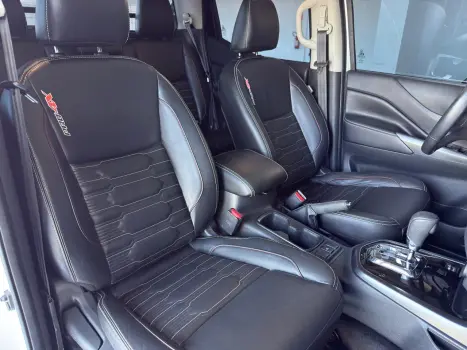 NISSAN Frontier 2.3 16V PRO4X CABINE DUPLA 4X4 BI-TURBO DIESEL AUTOMTICO, Foto 11
