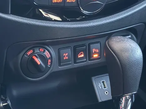 NISSAN Frontier 2.3 16V PRO4X CABINE DUPLA 4X4 BI-TURBO DIESEL AUTOMTICO, Foto 15