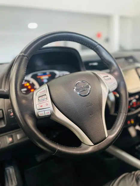 NISSAN Frontier 2.3 16V XE 4X4 CABINE DUPLA BI-TURBO DIESEL AUTOMTICO, Foto 9
