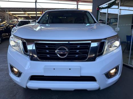 NISSAN Frontier 2.3 16V XE 4X4 CABINE DUPLA BI-TURBO DIESEL AUTOMTICO, Foto 3