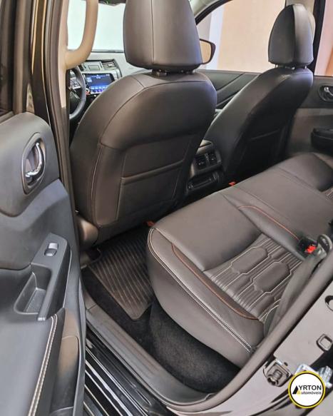 NISSAN Frontier 2.3 16V PRO4X CABINE DUPLA 4X4 BI-TURBO DIESEL AUTOM�TICO, Foto 17