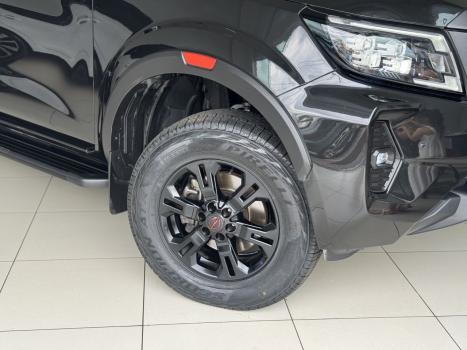 NISSAN Frontier 2.3 16V PRO4X CABINE DUPLA 4X4 BI-TURBO DIESEL AUTOMTICO, Foto 2