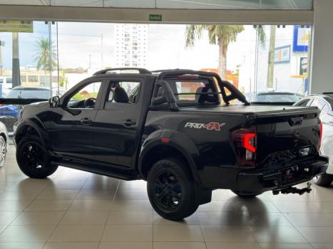 NISSAN Frontier 2.3 16V PRO4X CABINE DUPLA 4X4 BI-TURBO DIESEL AUTOMTICO, Foto 3