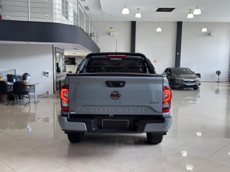 NISSAN Frontier 2.3 16V PRO4X CABINE DUPLA 4X4 BI-TURBO DIESEL AUTOMTICO, Foto 4